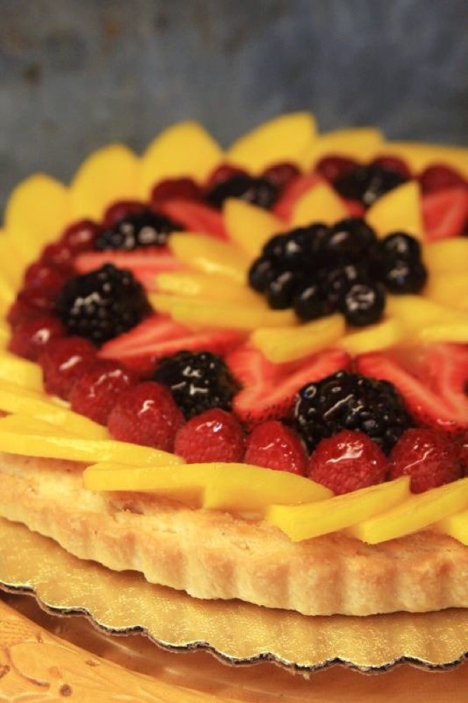 Tarta de frutos rojos y durazno